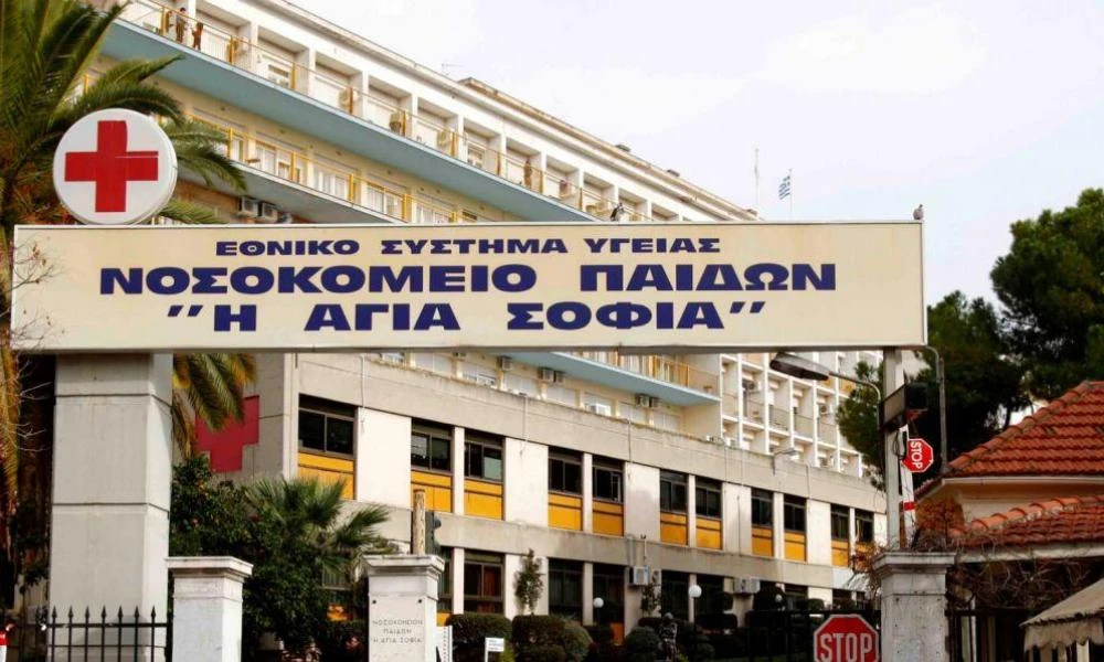 «Τα εγκαύματα τα έπαθε στο σπίτι μιας γυναίκας όπου την είχα αφήσει» λέει η μητέρα της 4χρονης που νοσηλεύεται στο Παίδων